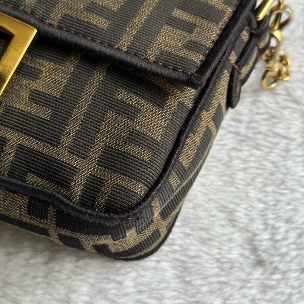 FENDI FF Logo Baguette Mini Bag in Jacquard Fabric (Brown) - Picture 4 of 8